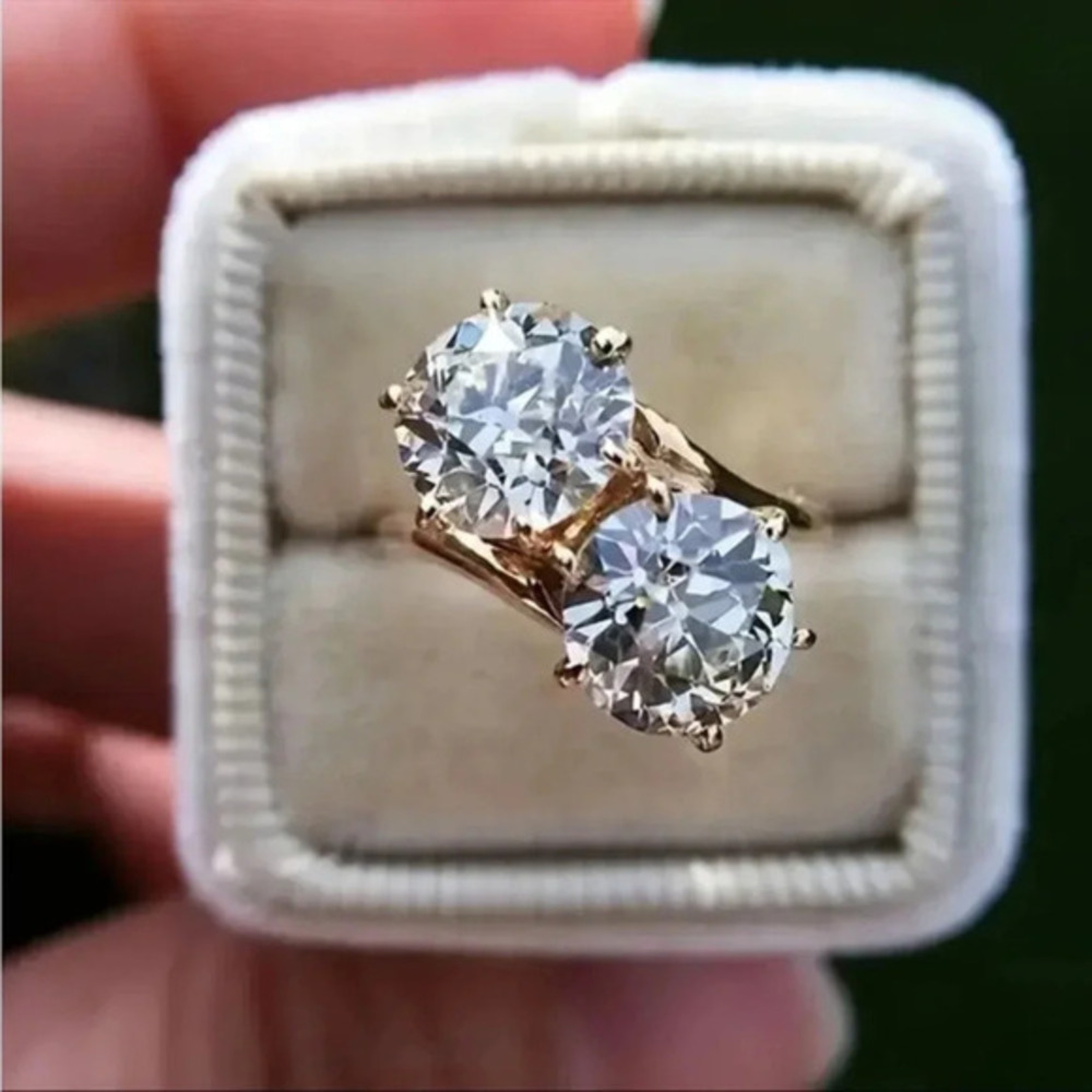 Two Stone Simulated Diamond Anniversary Ring Size 6 Gold Tone NWT